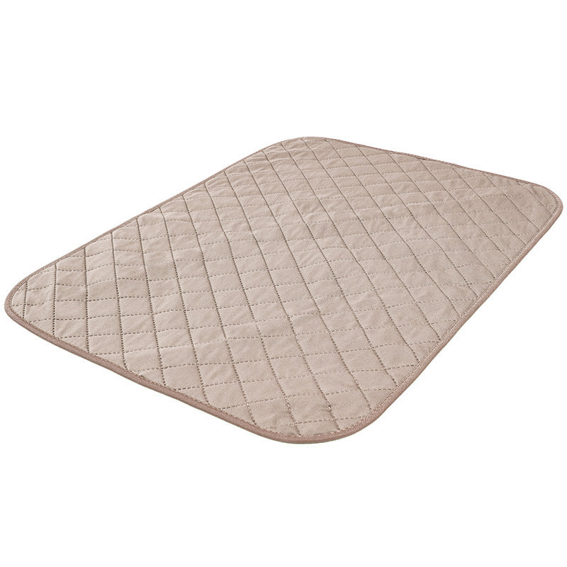 Alfombrilla antideslizante para mascotas con fibra de bambú natural, ideal para el entrenamiento y con propiedades desodorizantes y repelentes de la humedad.